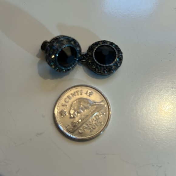 Faux jet and gunmetal earrings - Picture 5 of 5